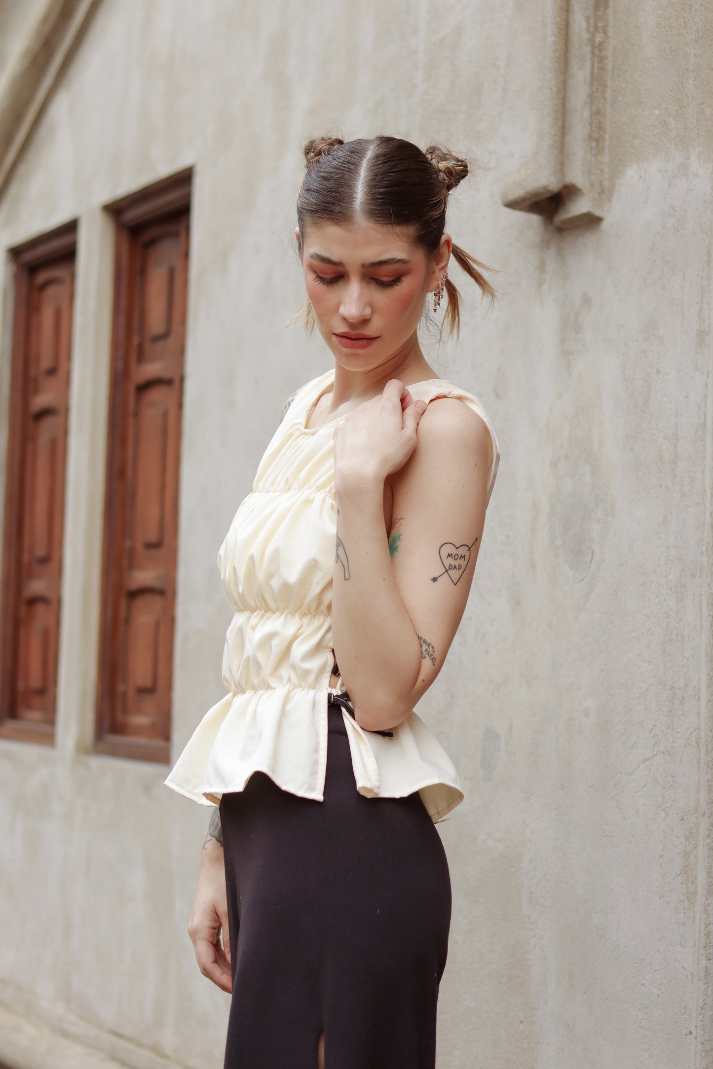 Gambit – Crop Top fruncido crema